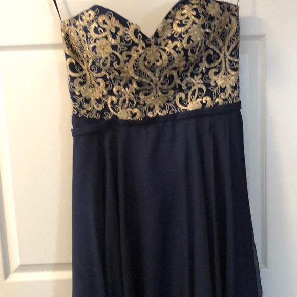 Grad/formal dress - Picture 2 of 4